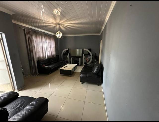 3 BEDROOM HOUSE FOR SALE IN JEPPESTOWN